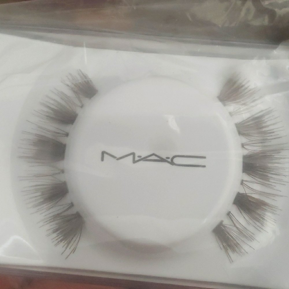Mac eye lashes